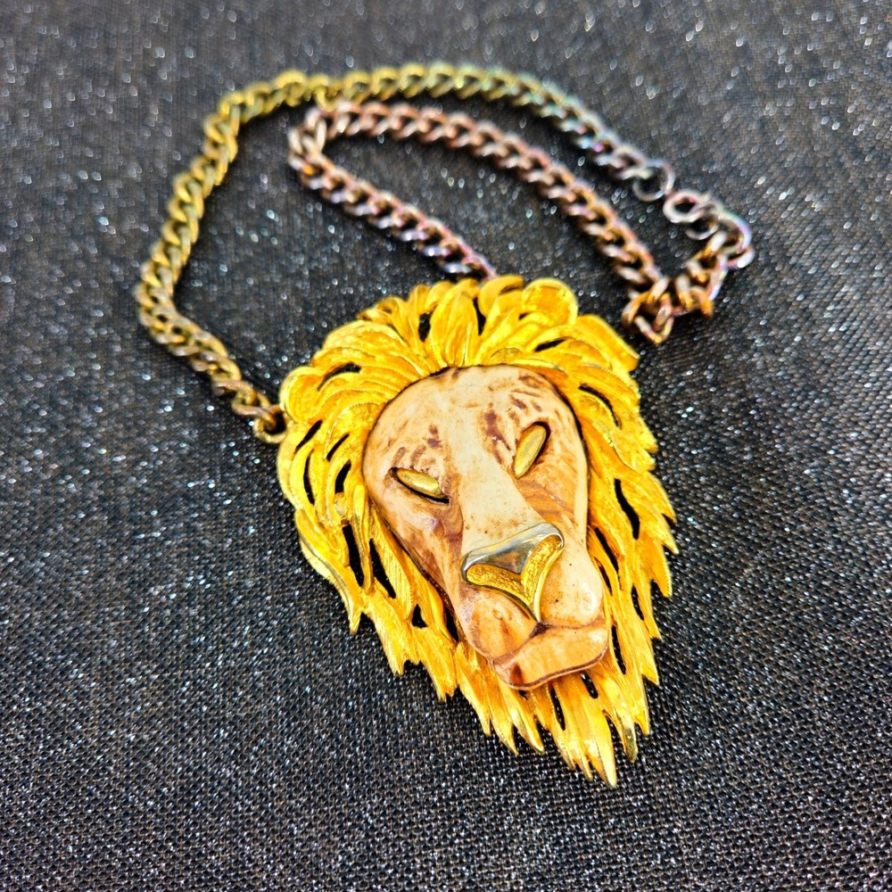 Vtg MCM Razza Leo Lion Head Pendant Necklace Gold Tone 3D Faux Bone Statement